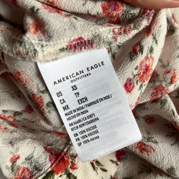 American Eagle Floral Button Top - Picture 6 of 6